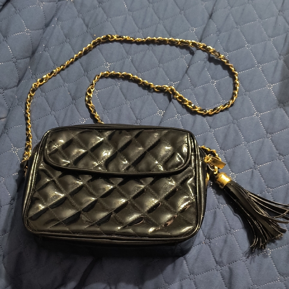 Elegant Black Quilted Shoulder Bag